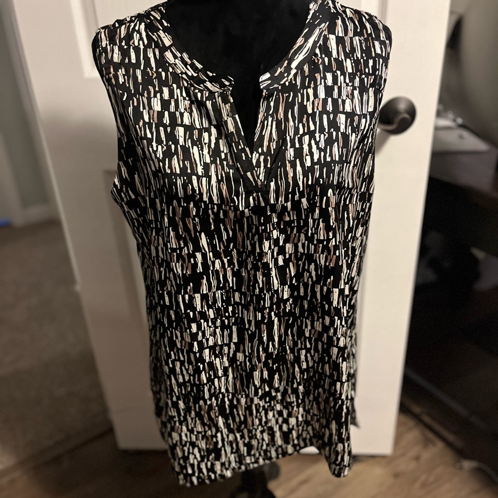 V-neck Tank